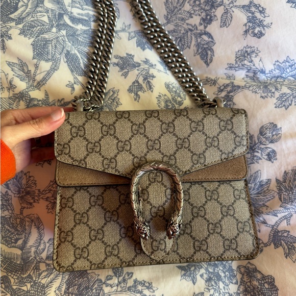 Gucci Dionysus Shoulder Bag - Picture 2 of 12
